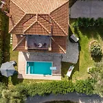 Casa Koukounaria